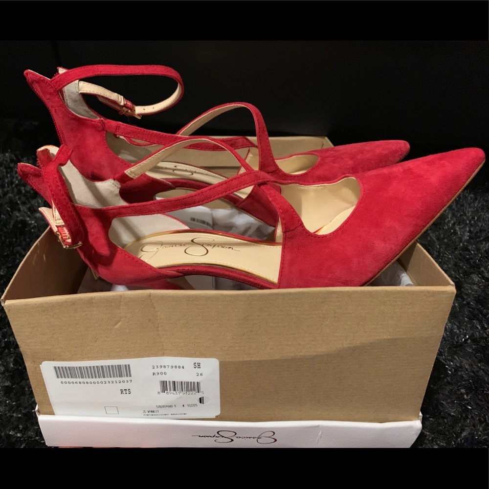 Red Pumps